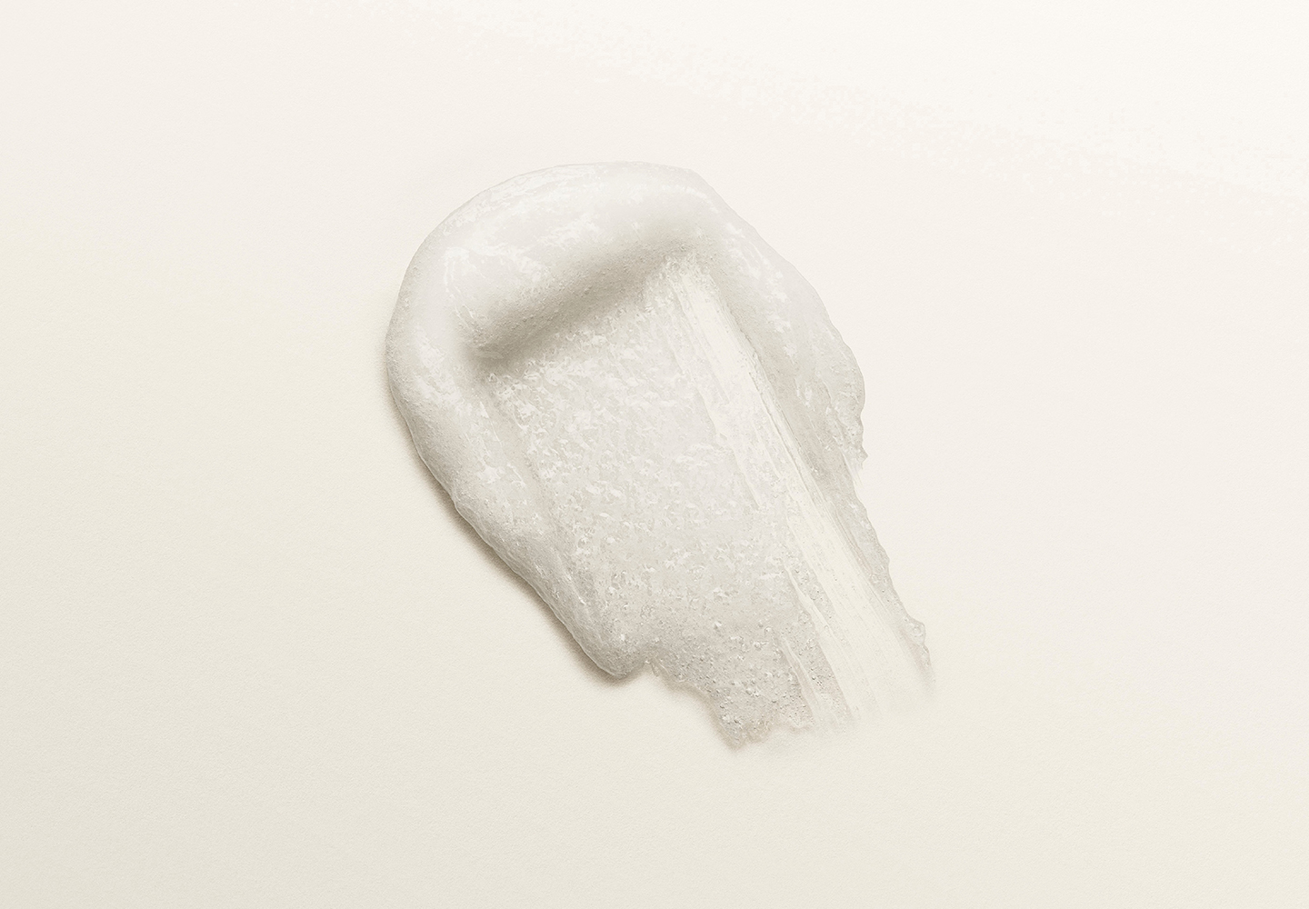 Gel-Crème Exfoliant avec poudre de bambou exfoliante.