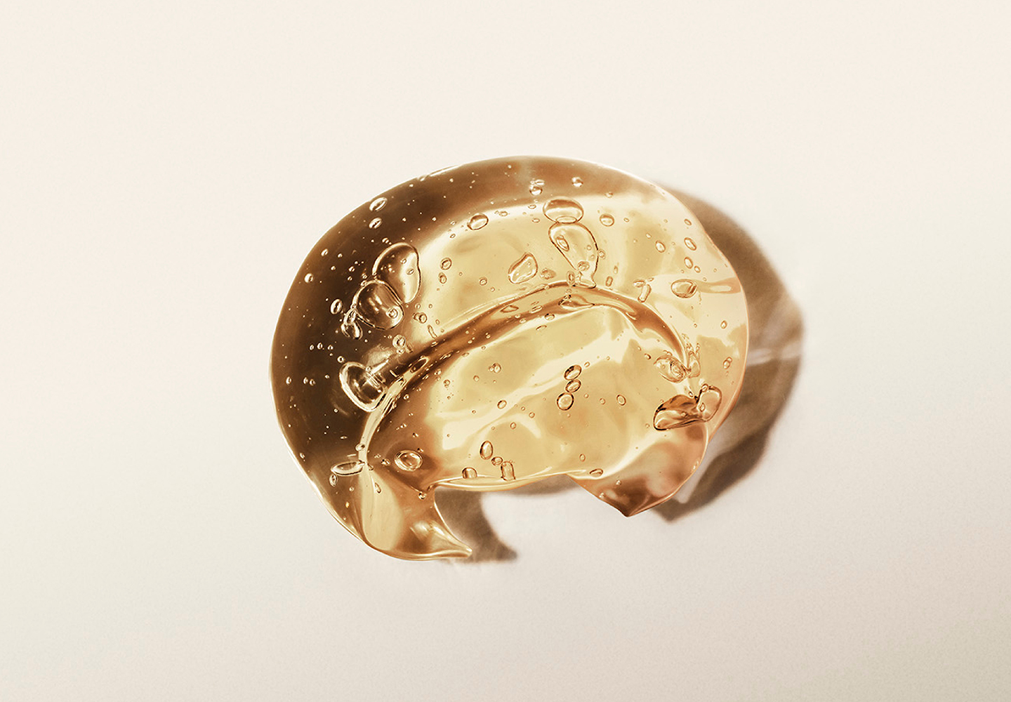 Peeling Peau Visage Peau Neuve à le texture gélifiée onctueuse et fraîche.